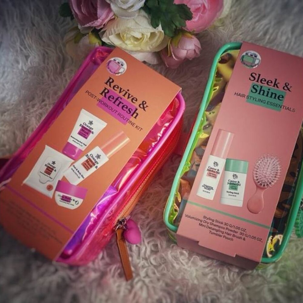 sold / Beauty Essentials Kit / Tumbler Pouch NWT